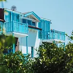 Yonca فتحية