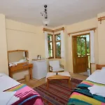 Yonca فتحية